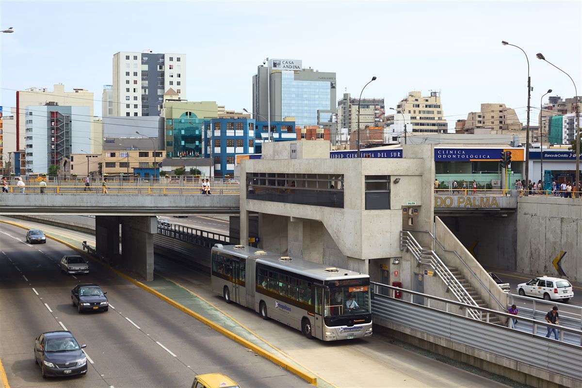Estaciones del Metropolitano, Corredor Sur y Centro · Lima - proyecto de instalaciones MEP por DEUSTUA Ingenieros